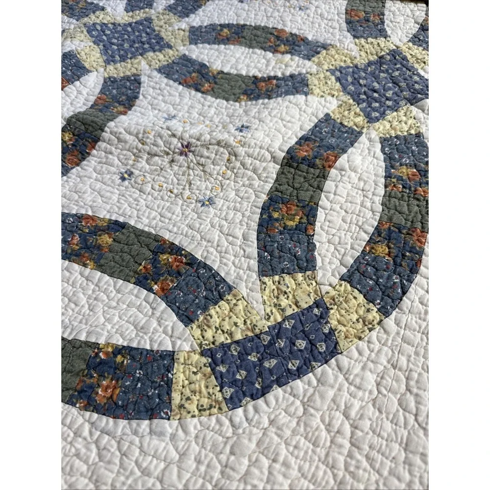 Vintage Double Wedding Ring Floral Patchwork Quilt Queen 81x83 Blue Cream Green
